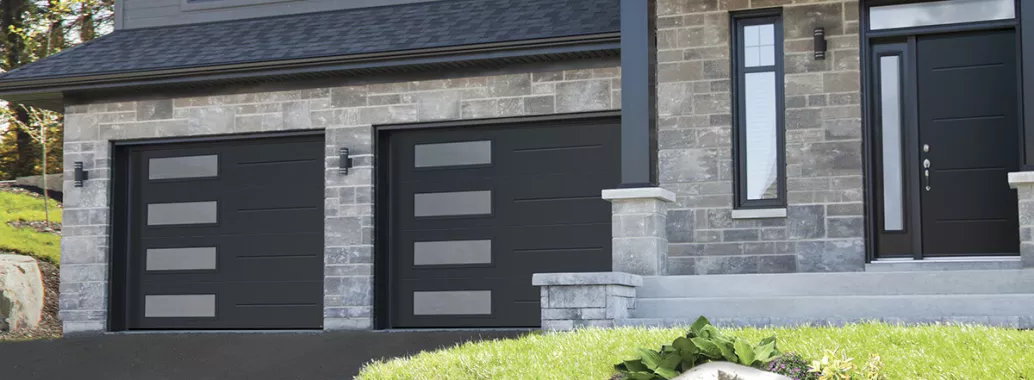 Vog, 9’ x 7’, Black, window layout: Left-side Harmony